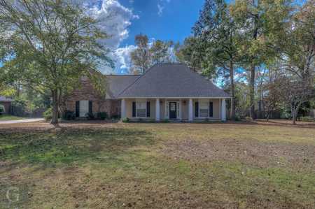 $525,000 - 4Br/4Ba -  for Sale in Forest Hills, Haughton