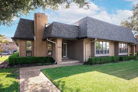 $675,000 - 2Br/3Ba -  for Sale in 5800 Royal Lane Condominiums, Dallas