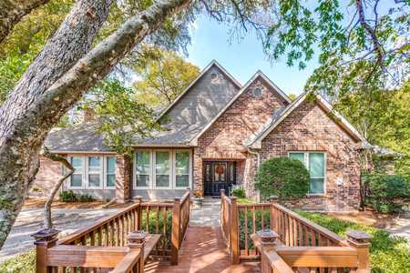 $910,000 - 4Br/4Ba -  for Sale in River Oaks, Fairview