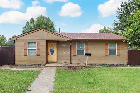 $264,000 - 4Br/3Ba -  for Sale in Peavy Park, Dallas