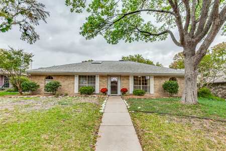 $430,000 - 3Br/3Ba -  for Sale in Carriage Square, Richardson