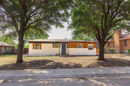 $289,000 - 4Br/2Ba -  for Sale in Cedar Crest Village 06, Dallas