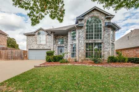 $493,000 - 4Br/3Ba -  for Sale in Willow Creek Add, Bedford