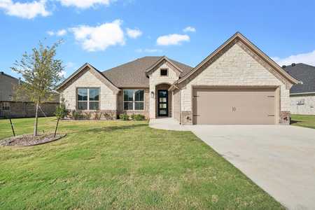 $449,888 - 4Br/3Ba -  for Sale in Harbor Lakes Sec 15, Granbury