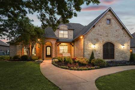 $997,000 - 5Br/4Ba -  for Sale in Country Club Village Ph 1a, Denton