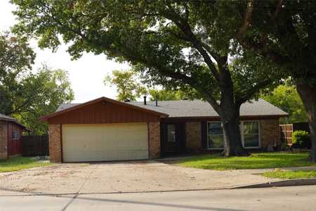 $459,000 - 3Br/2Ba -  for Sale in Benton Staley Add, Frisco