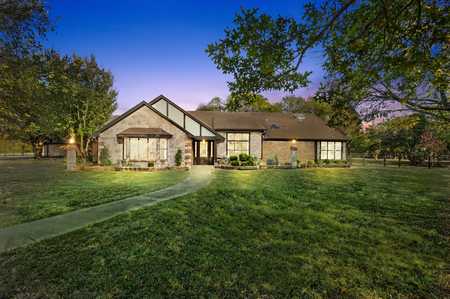 $1,400,000 - 3Br/4Ba -  for Sale in None, Cedar Hill