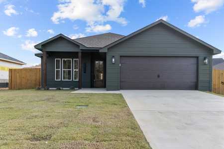 $304,900 - 3Br/2Ba -  for Sale in Crossings Mission Ridge U-2, Lindale