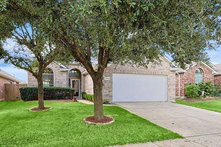 $399,999 - 4Br/3Ba -  for Sale in Villages Of Woodland Spgs W, Fort Worth