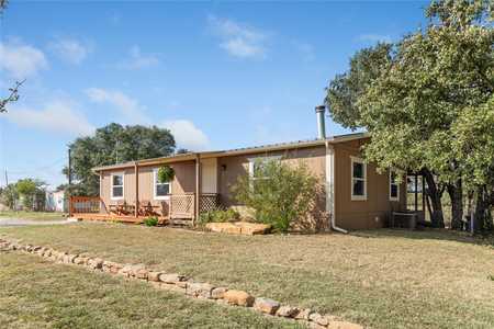 $139,000 - 3Br/2Ba -  for Sale in Lakewood Village, Brownwood