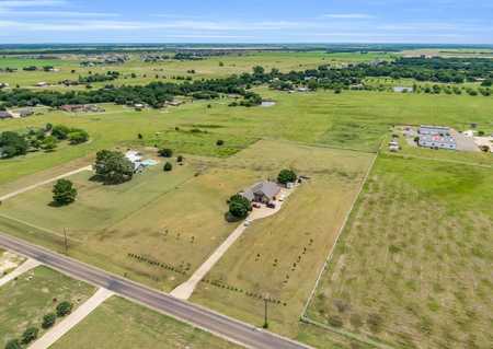 $589,900 - 4Br/2Ba -  for Sale in Rolling Acres, Waxahachie