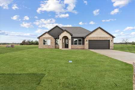 $449,000 - 4Br/3Ba -  for Sale in Sunset Ranch Ests, Wills Point