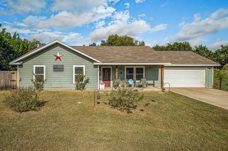 $310,000 - 3Br/2Ba -  for Sale in Comanche Harbor Sec E, Granbury