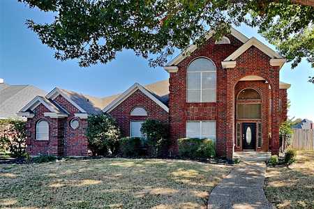 $428,000 - 3Br/3Ba -  for Sale in Highland Oaks Add, Keller