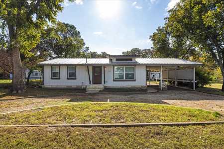 $225,000 - 2Br/1Ba -  for Sale in Indian Harbor Ph 1, Granbury