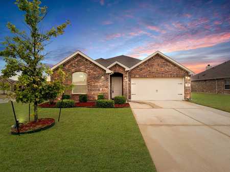 $290,000 - 3Br/2Ba -  for Sale in Park Trails Ph 2, Forney