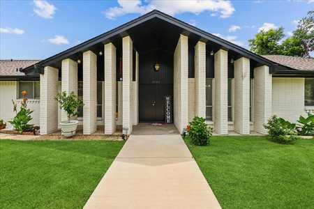 $375,000 - 4Br/3Ba -  for Sale in Hampton Place Estates, Desoto