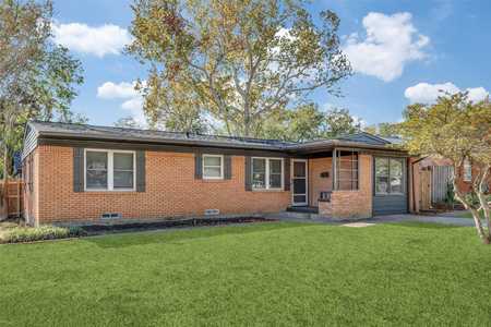 $305,000 - 4Br/2Ba -  for Sale in Casa View Heights 08, Dallas