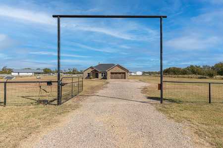 $425,000 - 4Br/3Ba -  for Sale in Ewalt Ranch, Wills Point