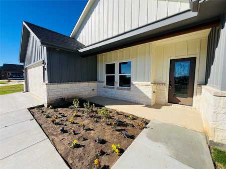 $449,999 - 4Br/3Ba -  for Sale in Holiday Hill Estates, Mineral Wells