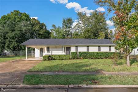 $259,900 - 4Br/2Ba -  for Sale in Sun City Sub, Bossier City