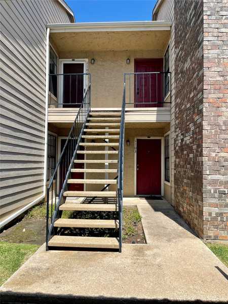 $234,900 - 2Br/2Ba -  for Sale in Parkway Lane Ph I, Dallas