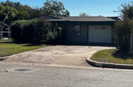 $275,000 - 3Br/1Ba -  for Sale in Greenbriar Add, Fort Worth