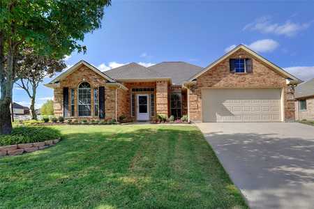 $420,000 - 4Br/2Ba -  for Sale in Country Lakes North, Denton