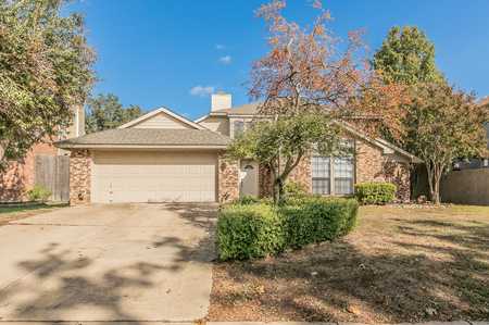 $449,900 - 3Br/2Ba -  for Sale in Town Park Add, Grapevine