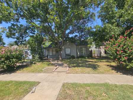 $189,999 - 3Br/2Ba -  for Sale in Clairemont Place, Fort Worth