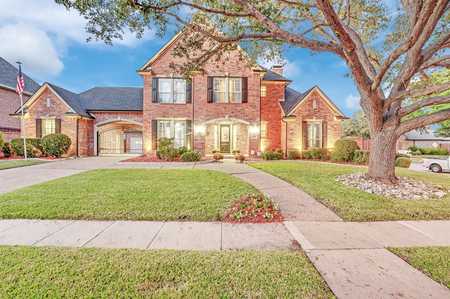 $975,000 - 5Br/5Ba -  for Sale in Whiffletree Vii, Plano