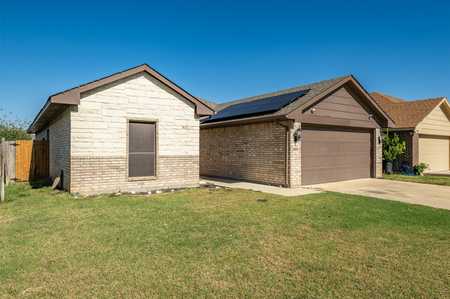 $290,000 - 4Br/2Ba -  for Sale in Rainbow Ridge Add, Fort Worth