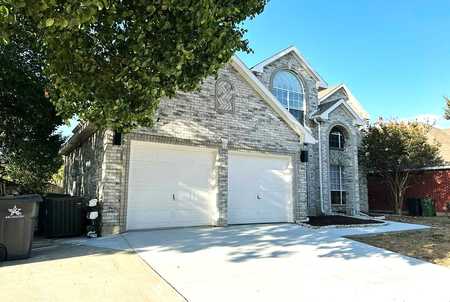 $389,500 - 4Br/4Ba -  for Sale in Highland Trail Add, Arlington