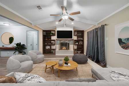 $325,000 - 4Br/3Ba -  for Sale in Hampton Place Estates, Desoto