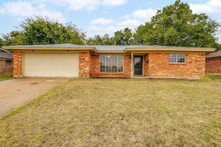 $267,000 - 4Br/2Ba -  for Sale in Hallmark Add, Fort Worth