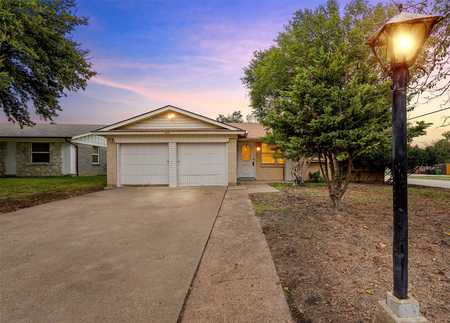 $314,990 - 4Br/2Ba -  for Sale in Plano Park First Sec, Plano