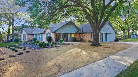 $799,000 - 4Br/3Ba -  for Sale in Mckinney Outlots, Mckinney