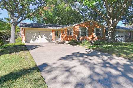 $350,000 - 3Br/2Ba -  for Sale in Northrich Acres, Richardson