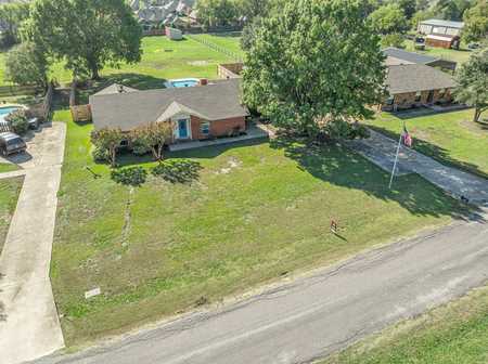 $459,900 - 3Br/2Ba -  for Sale in Twin Oaks, Wylie