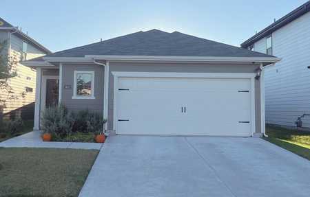 $269,999 - 3Br/2Ba -  for Sale in Lakehaven Phase 1, Farmersville