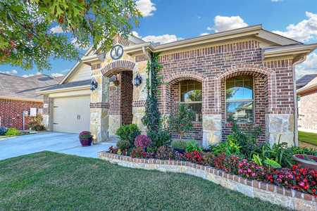 $345,000 - 3Br/2Ba -  for Sale in Sendera Ranch East Ph 13b, Fort Worth