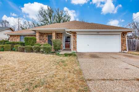 $300,000 - 4Br/2Ba -  for Sale in Colonial Estates, Arlington