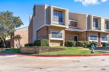 $274,900 - 2Br/3Ba -  for Sale in Lakeshore Condo, Carrollton