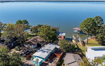 $410,000 - 3Br/2Ba -  for Sale in Loon Bay, Gun Barrel City