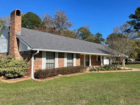 $375,000 - 3Br/3Ba -  for Sale in Hickory Hollow, Stonewall