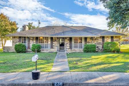 $235,000 - 3Br/2Ba -  for Sale in Hampton Place Estates, Desoto