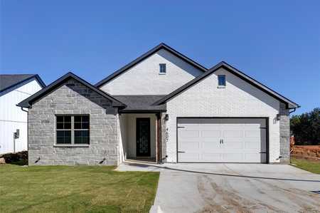 $355,000 - 3Br/3Ba -  for Sale in Canyon Creek, Granbury