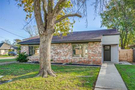 $230,000 - 2Br/2Ba -  for Sale in Fallmeadow North Add, Denton