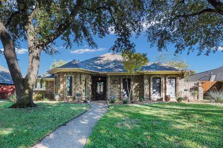 $495,000 - 3Br/2Ba -  for Sale in Los Rios Add Ph 8, Plano