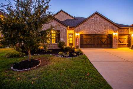 $635,000 - 4Br/4Ba -  for Sale in Creeks Of Legacy Ph 1a, Celina